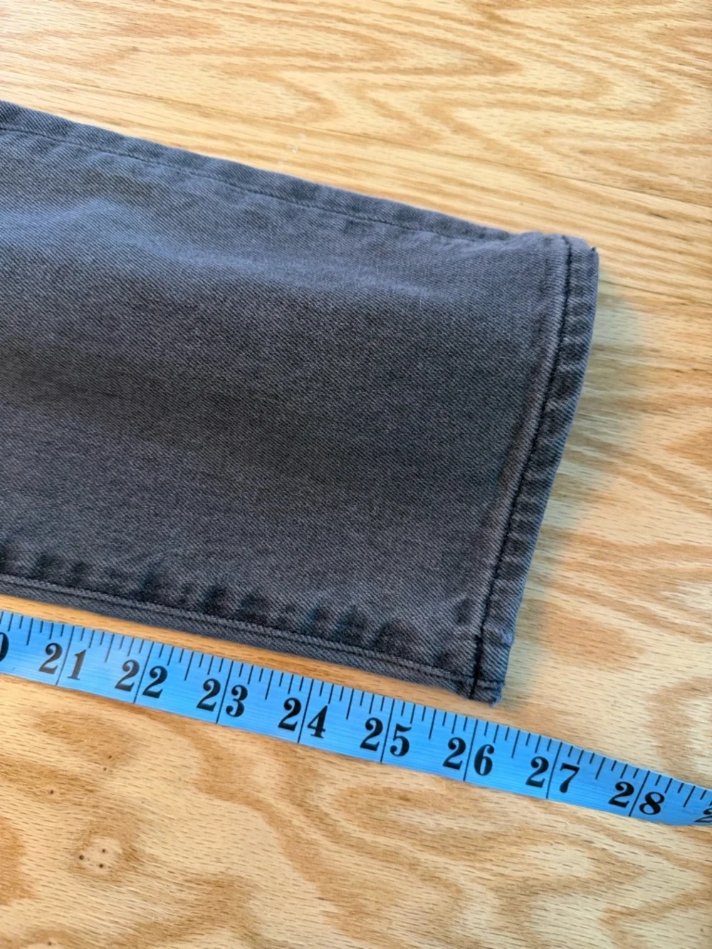 Madewell The Perfect Vintage Jean in Connell Wash: Ripped Edition 27 High-Rise - Picture 11 of 13